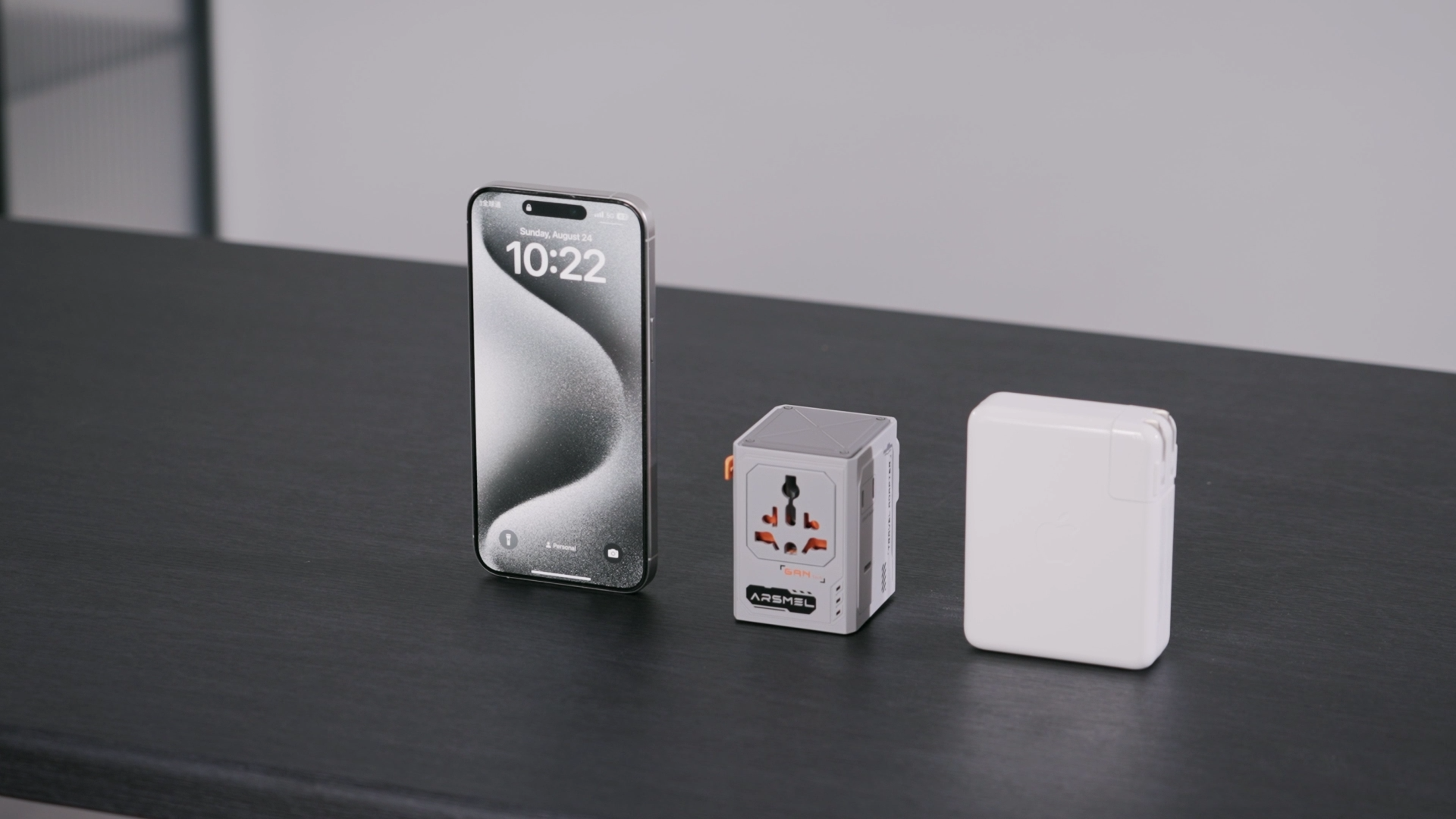 ARSMEL VisaGo 100W Travel Adapter with Built-in Voltage Display